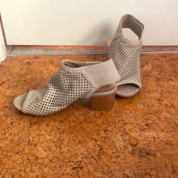 Call It Spring mid rise heels - Picture 2 of 4